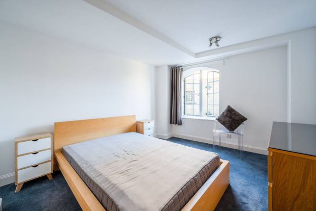 Flat to rent in St Andrews Wharf, Shad Thames, London