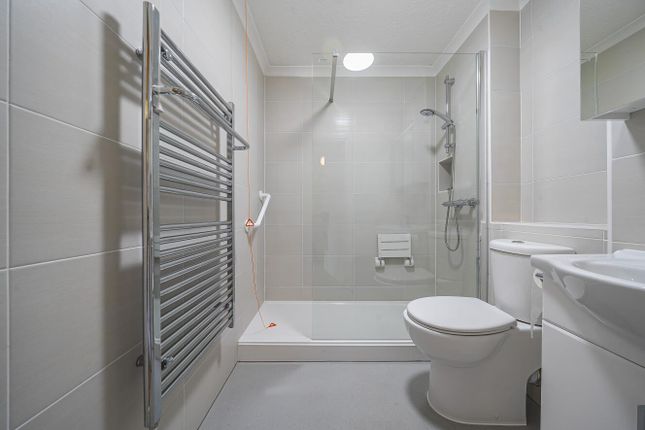 19 Hopton Court,, Forge Close, Kent photo 4