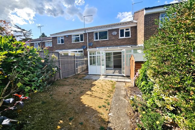 8, Larch Road, Hampshire photo 4