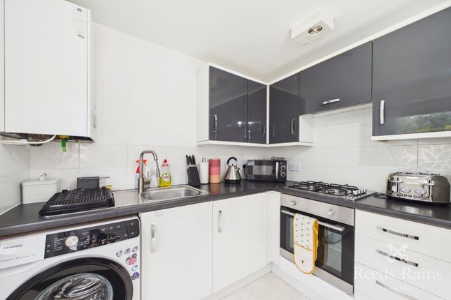12, Overlinks Road, Greater Manchester photo 4