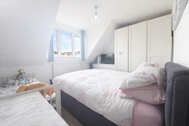 29., Tenterfields, Basildon photo 4
