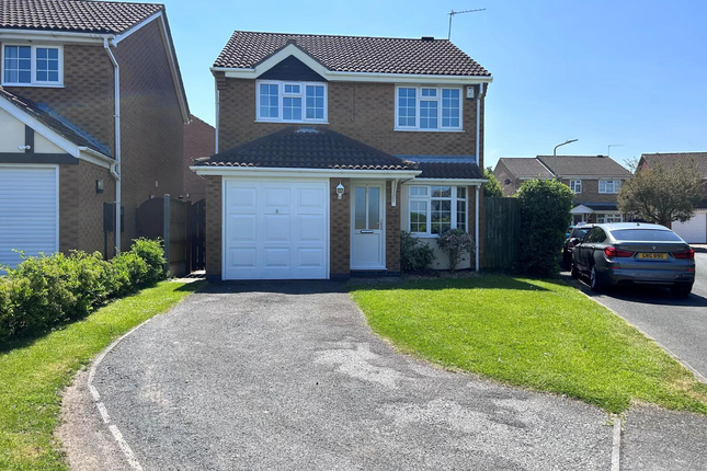 Thumbnail Detached house for sale in Camellia Close, Leicester