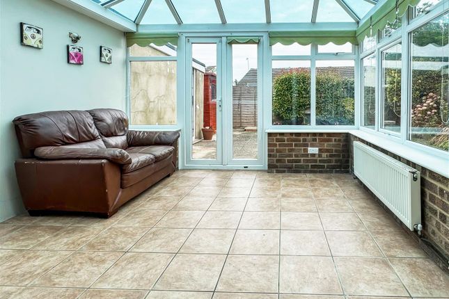 4, The Winter Knoll, Littlehampton photo 2