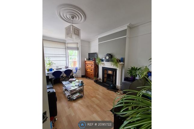 Thumbnail Flat to rent in Inderwick Road, London