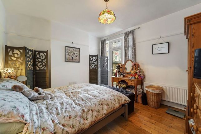 14 Derby Road, Surbiton photo 4