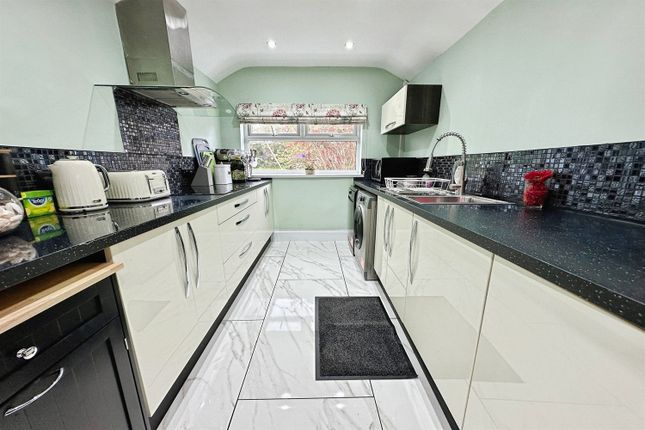 100, Hatton Hill Road, Liverpool photo 4