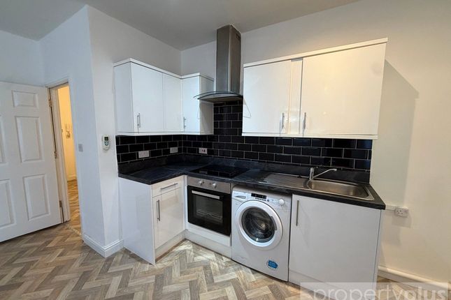 Flat 2,, White Rock Hotel, Penygraig photo 4