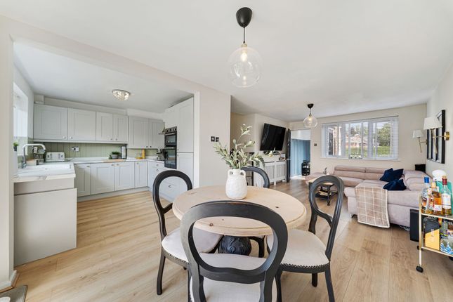 15 Hawke Green, Prescot photo 2