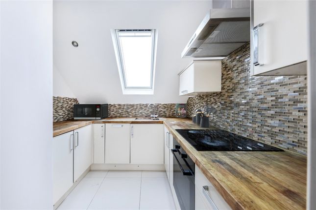 Flat for sale in Chatsworth Road, London