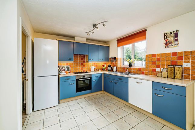 Semi-detached house for sale in Blackmore Close, Thame