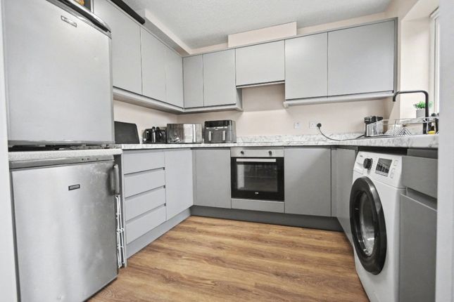 21, Clover Walk, Pontefract photo 4