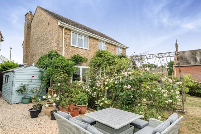 36, Heron Close, Lymington photo 4