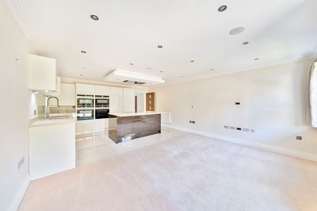 2 Victoria Mansion, Victoria Close, Rickmansworth photo 2