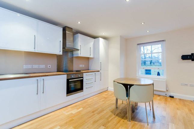 Flat to rent in Woodchurch Road, South Hampstead, London