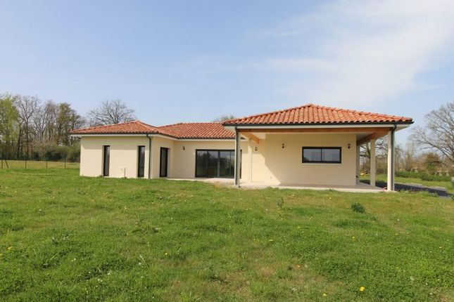 Thumbnail Bungalow for sale in Plaisance, Midi-Pyrenees, 32160, France