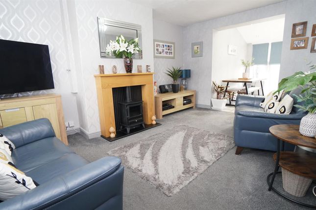 5, Pratt Lane, Shipley photo 2