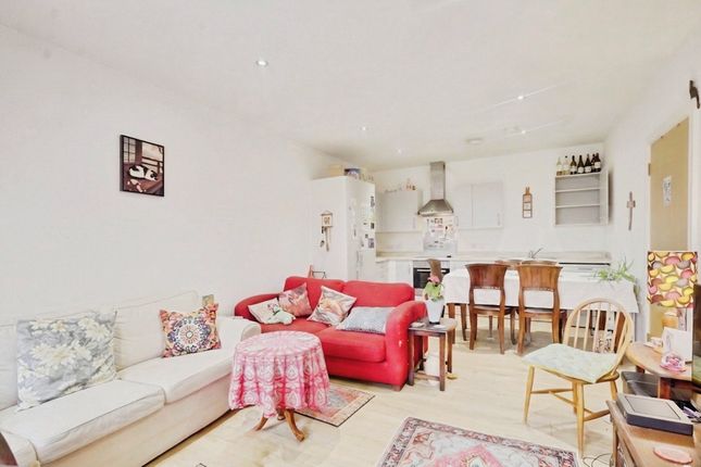 Flat 1, PRINCESS HOUSE, Cole Court, Southend-on-sea photo 3