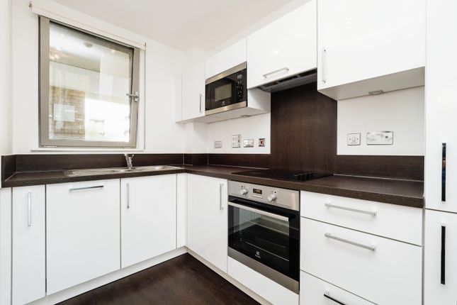 Flat for sale in 15 Booth Road, London