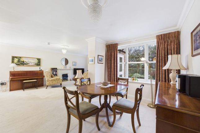 99 Bluecoat Pond, Horsham photo 3