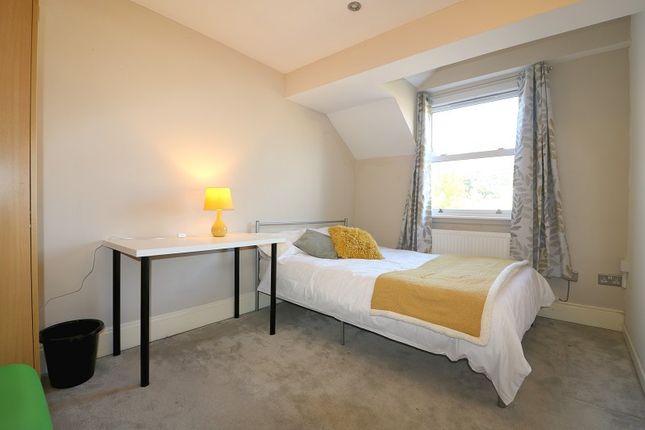 Thumbnail Room to rent in Castlebar Park, London