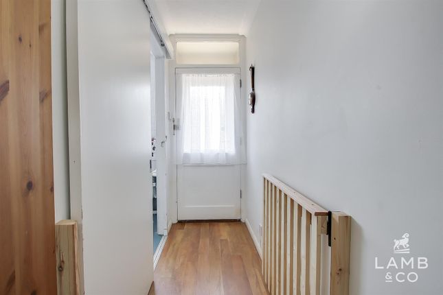 23, Newton Way, Clacton-On-Sea photo 4