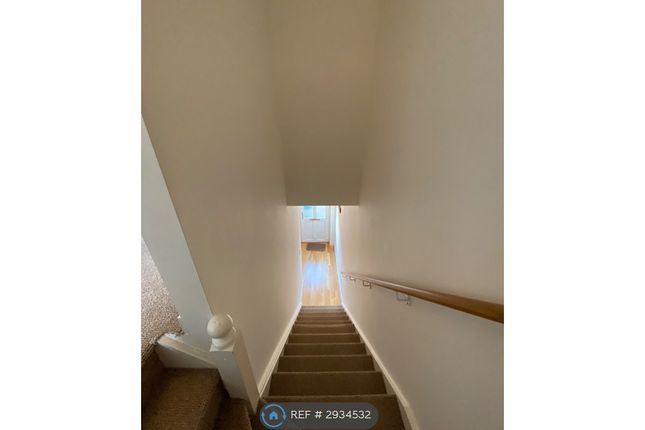 Flat, Bronwydd Road, Carmarthen photo 5