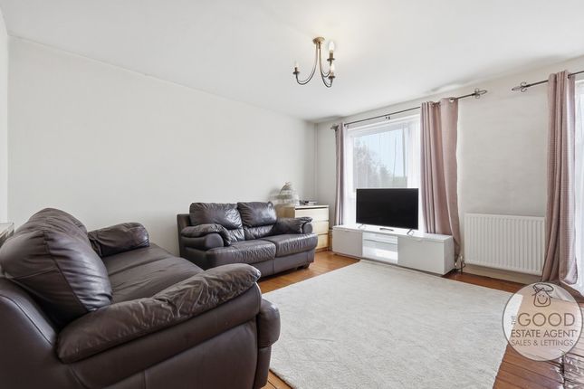11, Church Close, Loughton photo 2