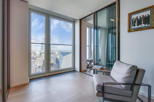 Flat for sale in Upper Ground, London