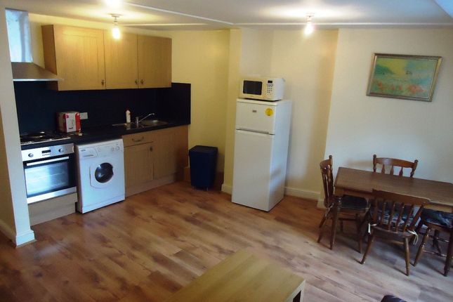 144 Drummond Street, London photo 2