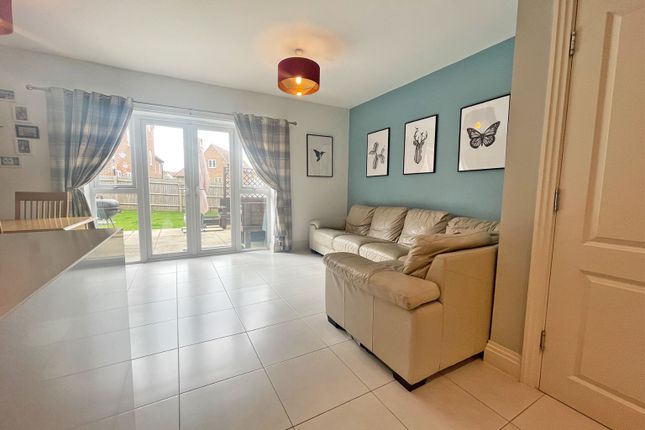 End terrace house for sale in Buddery Close, Warfield, Berkshire