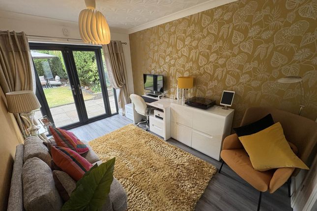 6, Cathedral Road, Oldham photo 4