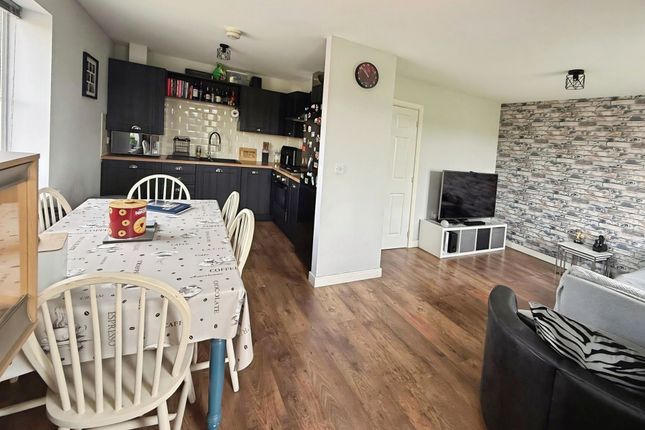 7 Austin Court, Clensmore Street, Kidderminster photo 3