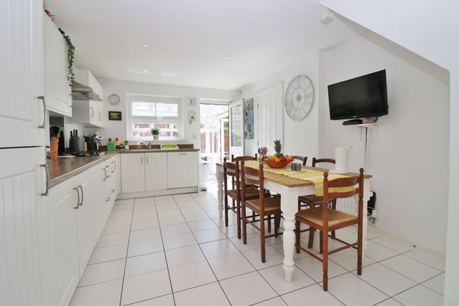 53 Hansen Gardens, Southampton photo 2