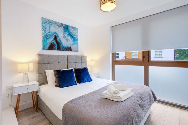 Thumbnail Flat to rent in Aldenham Road, Bushey