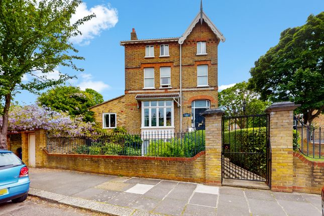 Flat to rent in Churchfield Road, Ealing