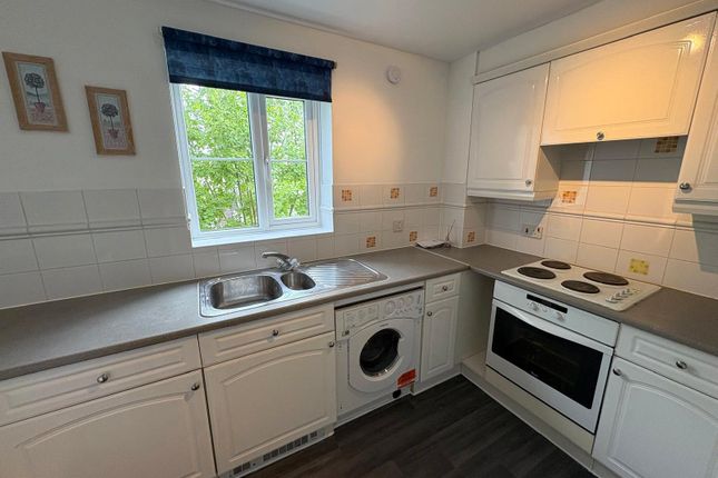 71, Aspen Grove, Hampshire photo 2