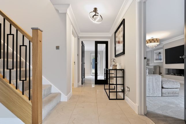 12, Arnton Grove, Chapelhall photo 2