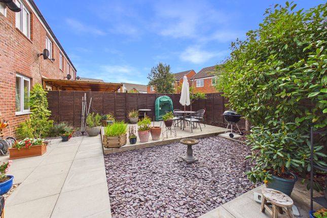 19, Golden Arrow Way, Gloucestershire photo 4