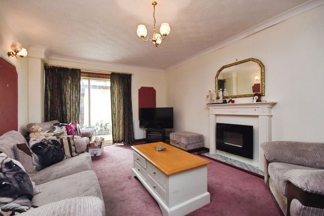 32, Silver Street, Witham photo 2