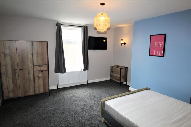 Flat 2,, 20 Edinburgh Road, Leeds photo 2