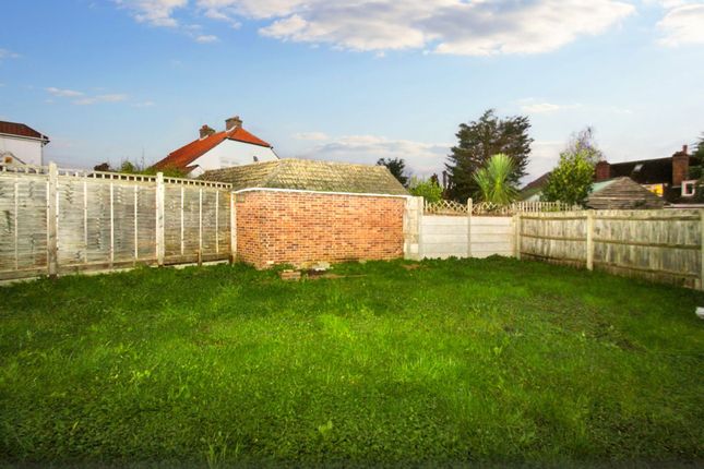 7 Cromer Close, Uxbridge photo 3