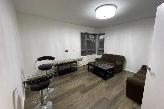 Magnolia Court, Aspen Lane, Northolt photo 4