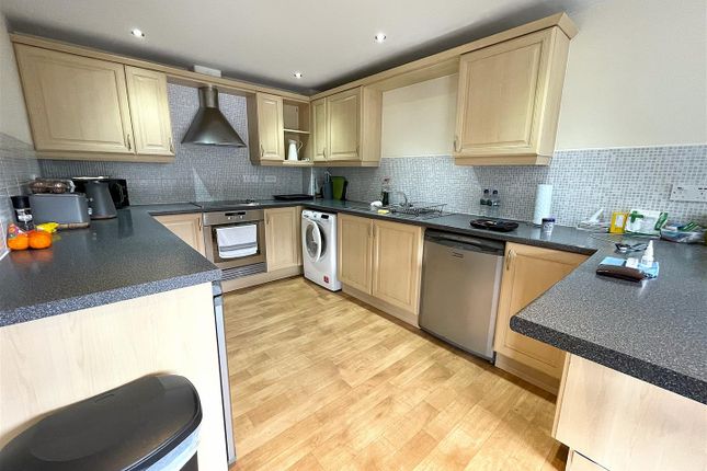 Flat 7, Halcyon, The Waterfront, Selby photo 3