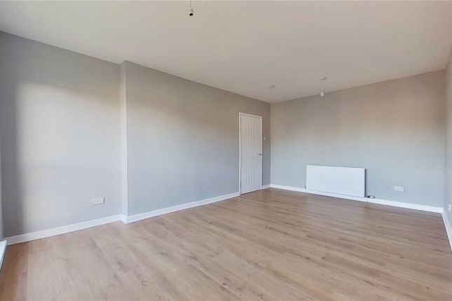 Flat 2/1, 12, Dunphail Drive, Glasgow photo 3