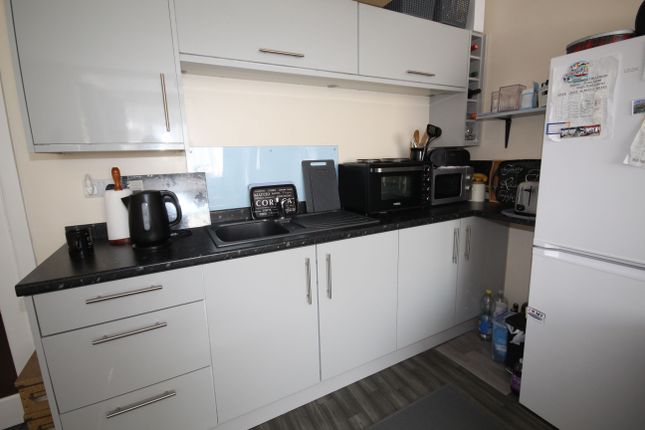 F1, Berkeley Court, Hove photo 3