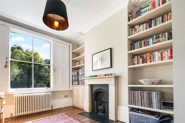 26, Driffield Road, London photo 4