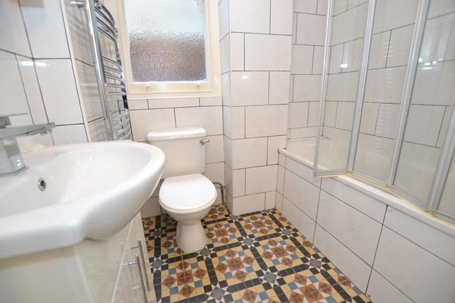 43, Settles Street, London photo 5