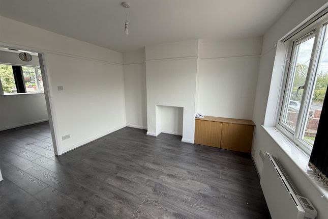 20, Grove Crescent, Brierley Hill photo 2
