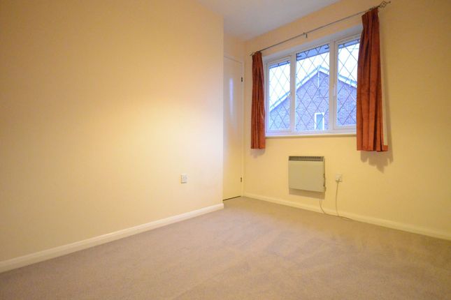 23, Statham Court, Bracknell photo 4