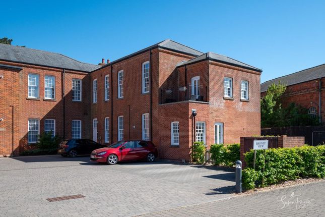 2-bed flat on Apt 3, Bronte View, Newport, £245,000